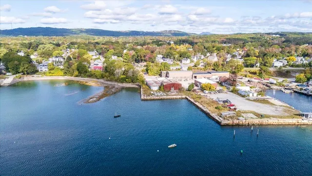 $5,300,000 | 779 North Main Street, Rockland, ME 04841