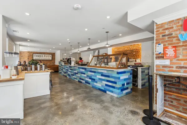 $5,600 | 1641 R Street Northwest, Unit 401, Washington, DC 20009