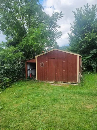 $130,000 | 51 Interstate Parkway, Bradford, PA 16701