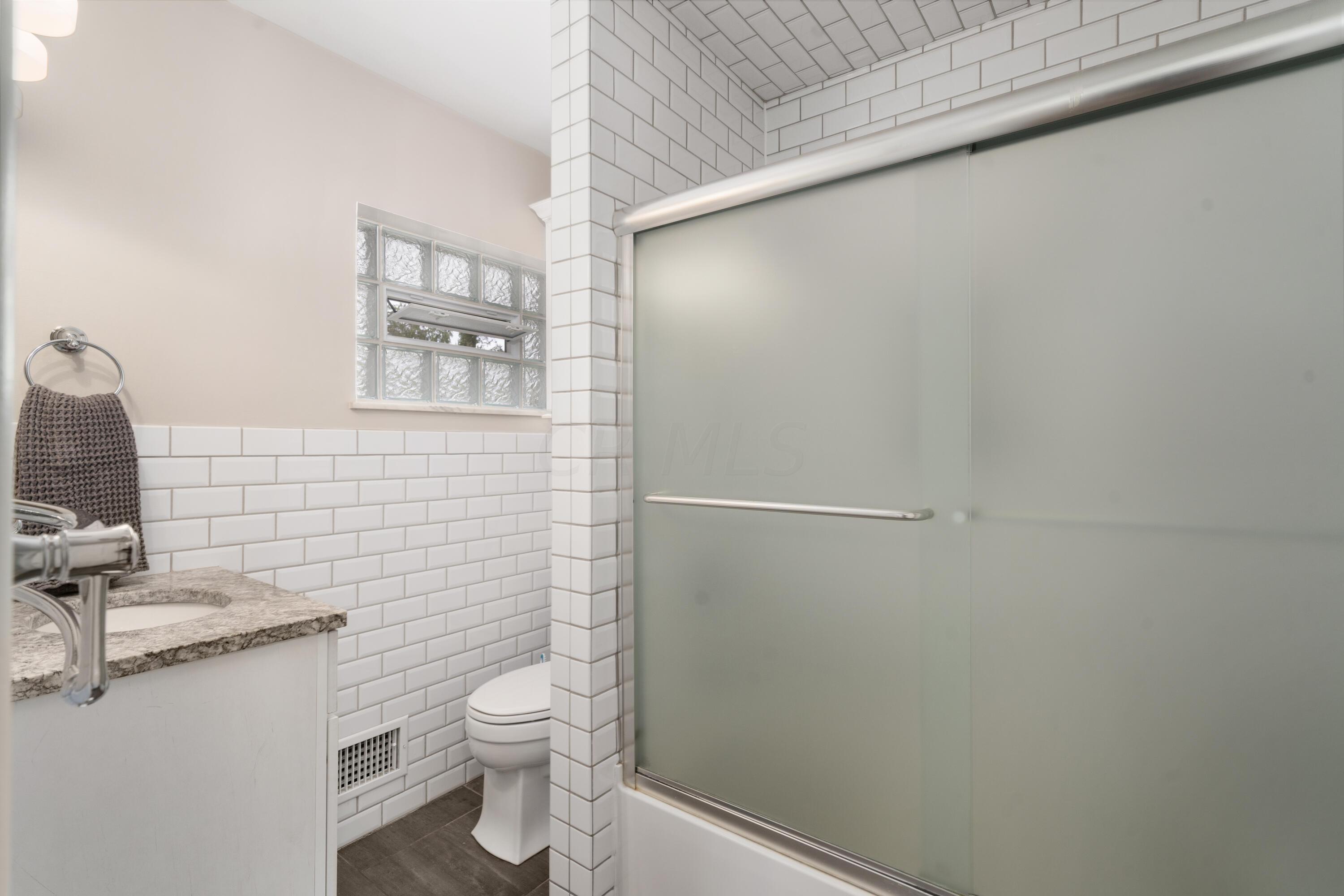 3109 Edgefield Road Columbus, OH 43221 - Photo 11 of 35 Remodeled Full Bath