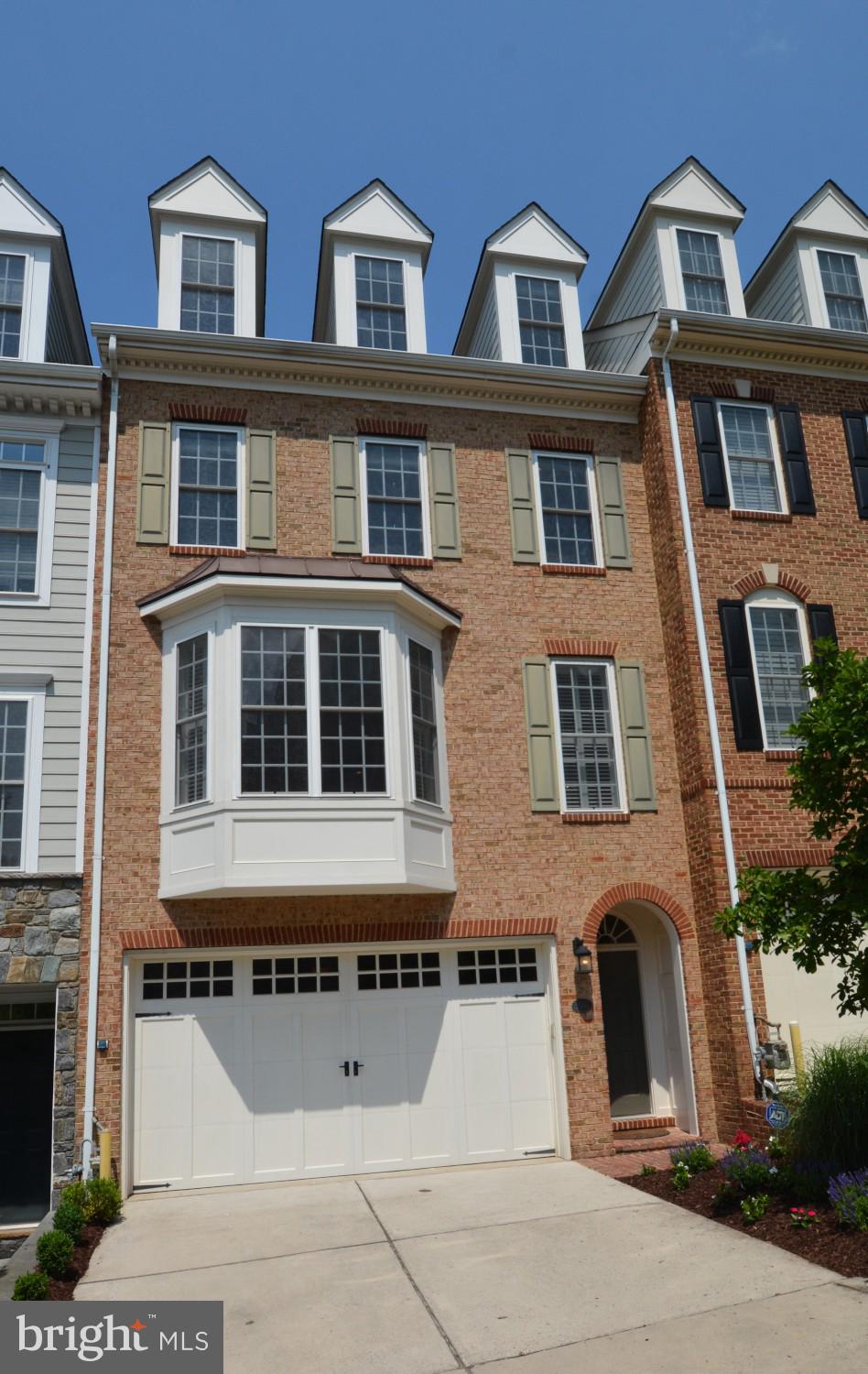 3547 Goddard Way Alexandria, VA 22304 - Photo 1 of 38 a front view of residential building