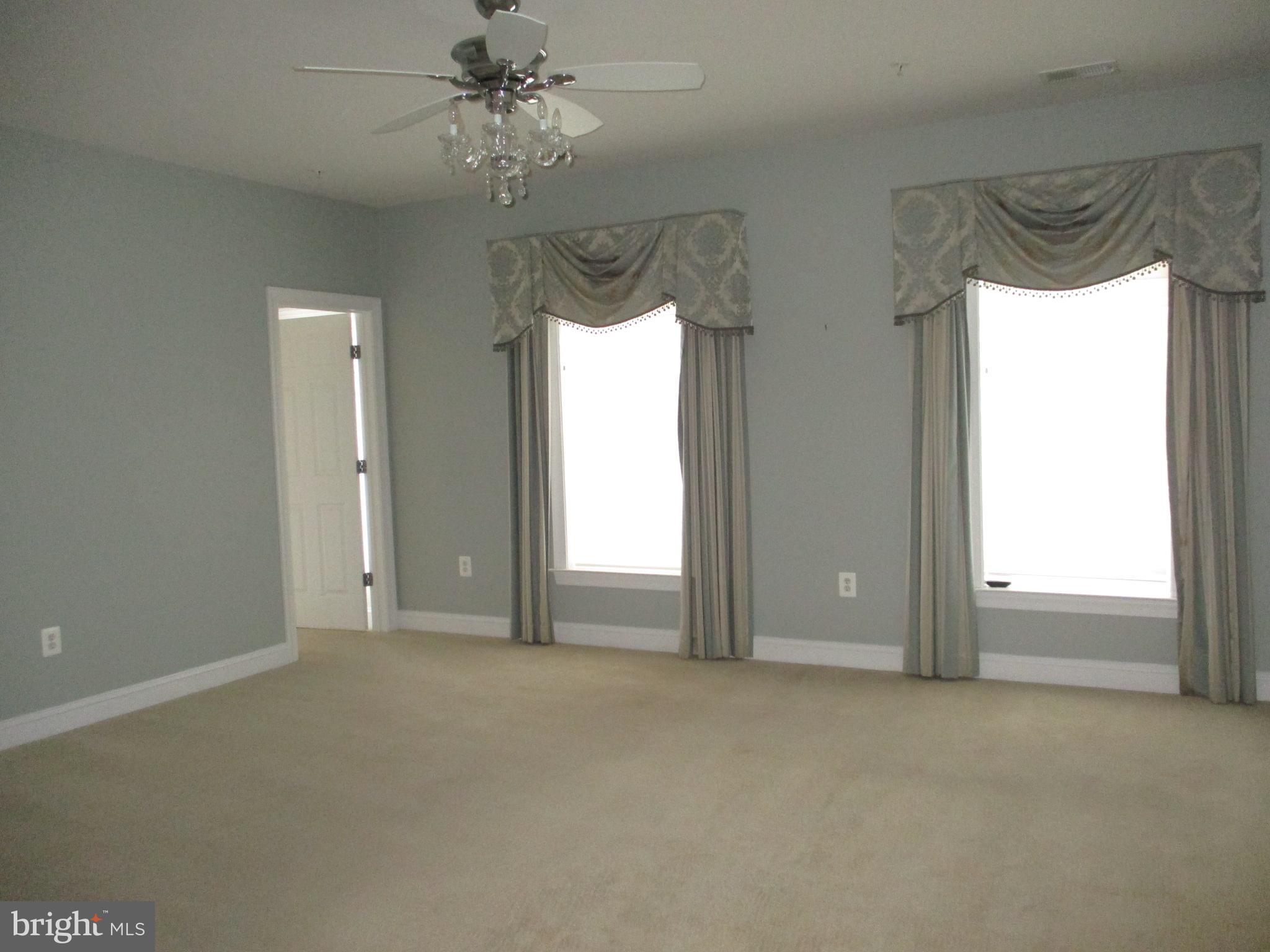 3547 Goddard Way Alexandria, VA 22304 - Photo 20 of 38 a view of an empty room with a window