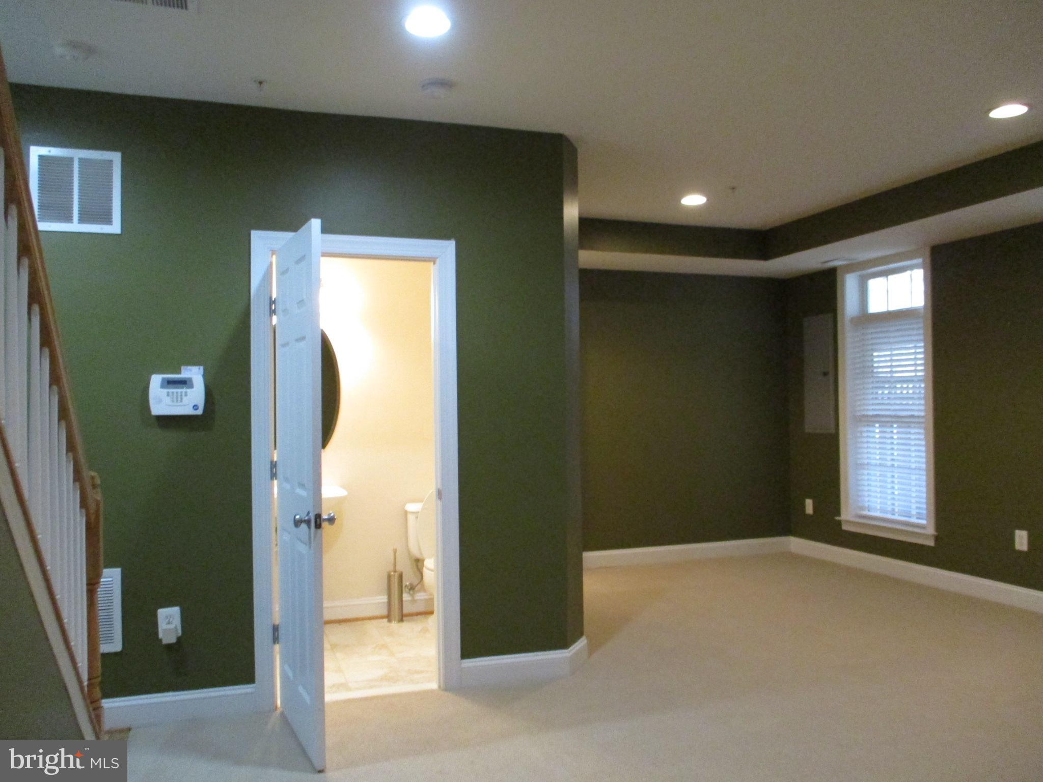 3547 Goddard Way Alexandria, VA 22304 - Photo 3 of 38 a view of hallway with a bathroom
