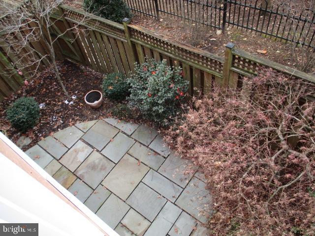 3547 Goddard Way Alexandria, VA 22304 - Photo 37 of 38 a view of a backyard