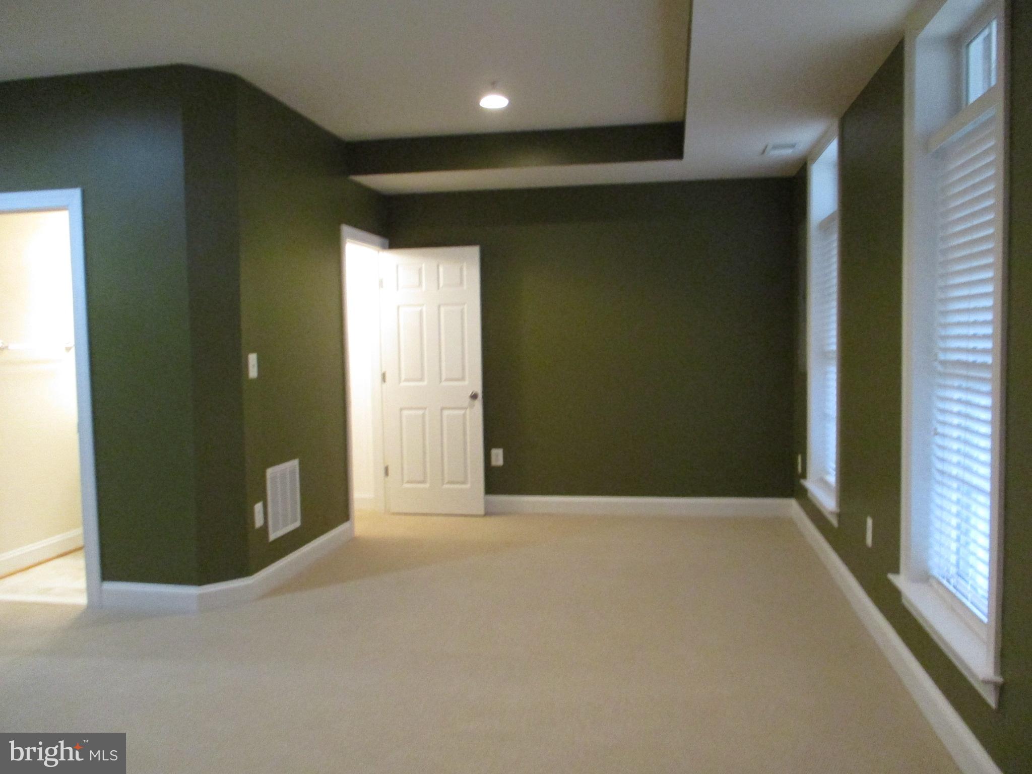 3547 Goddard Way Alexandria, VA 22304 - Photo 5 of 38 a view of an empty room with a window