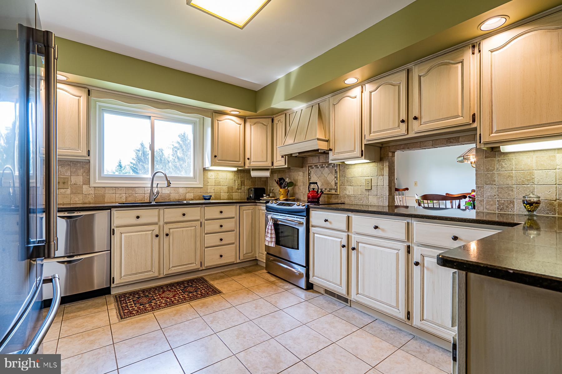 8 Hillendale Road Perkasie, PA 18944 - Photo 7 of 42 Gallery Image 7