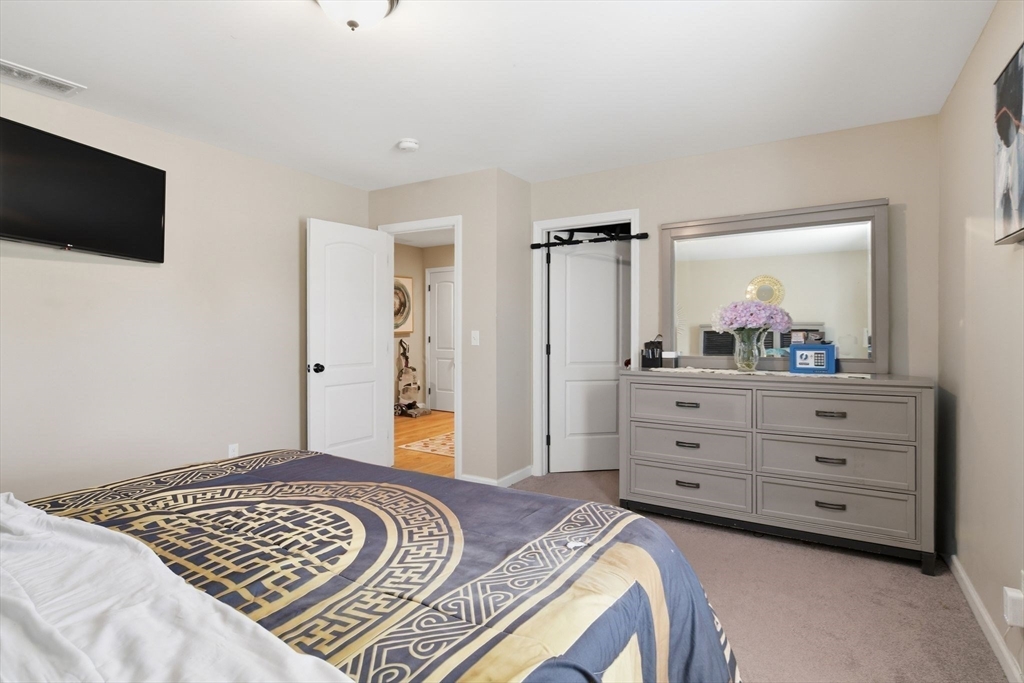 11 Elaine Circle Springfield, MA 01109 - Photo 30 of 39