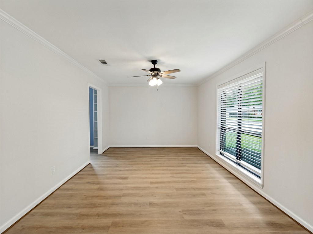 5933 Birdwood Road Houston, TX 77074 - Photo 13 of 30 Gallery Image 13