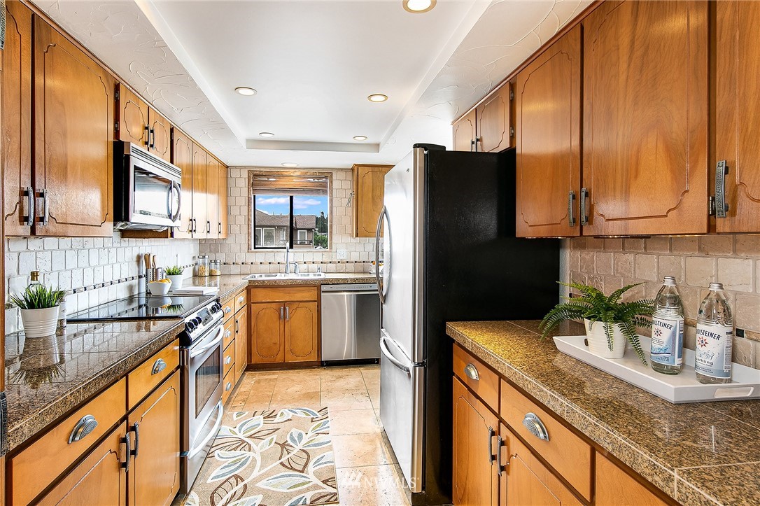535 Walnut Street, Unit 201 Edmonds, WA 98020 - Photo 12 of 30 Gallery Image 12