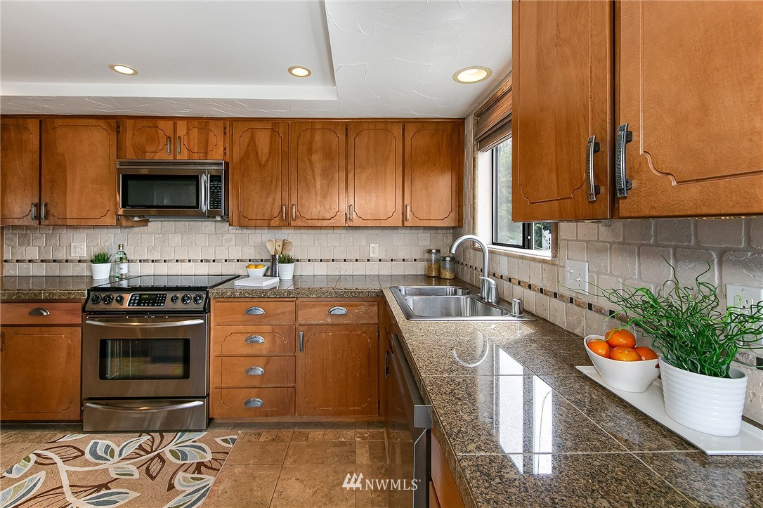535 Walnut Street, Unit 201 Edmonds, WA 98020 - Photo 13 of 30 Gallery Image 13