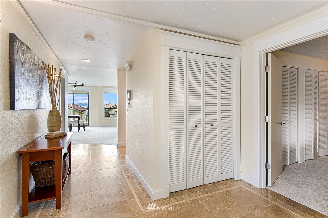 535 Walnut Street, Unit 201 Edmonds, WA 98020 - Photo 4 of 30 Gallery Image 4