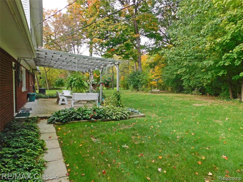 30179 Richmond Road Farmington Hills, MI 48334 - Photo 36 of 37