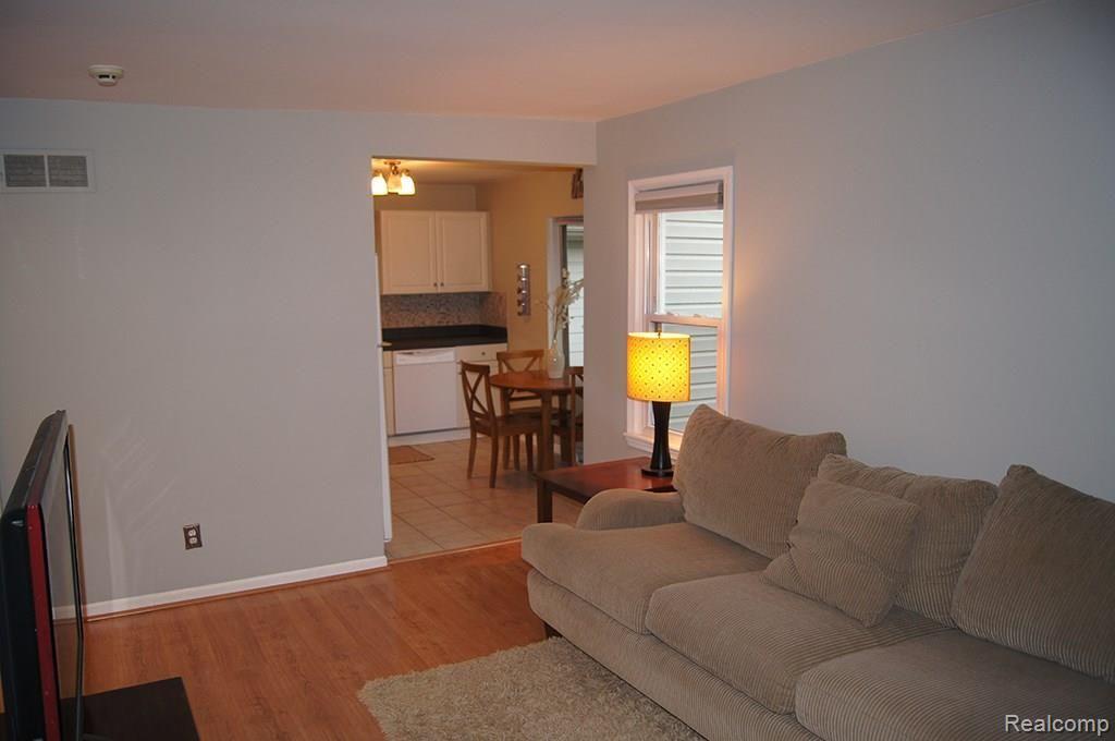 3211 Crooks Road Rochester Hills, MI 48309 - Photo 9 of 18