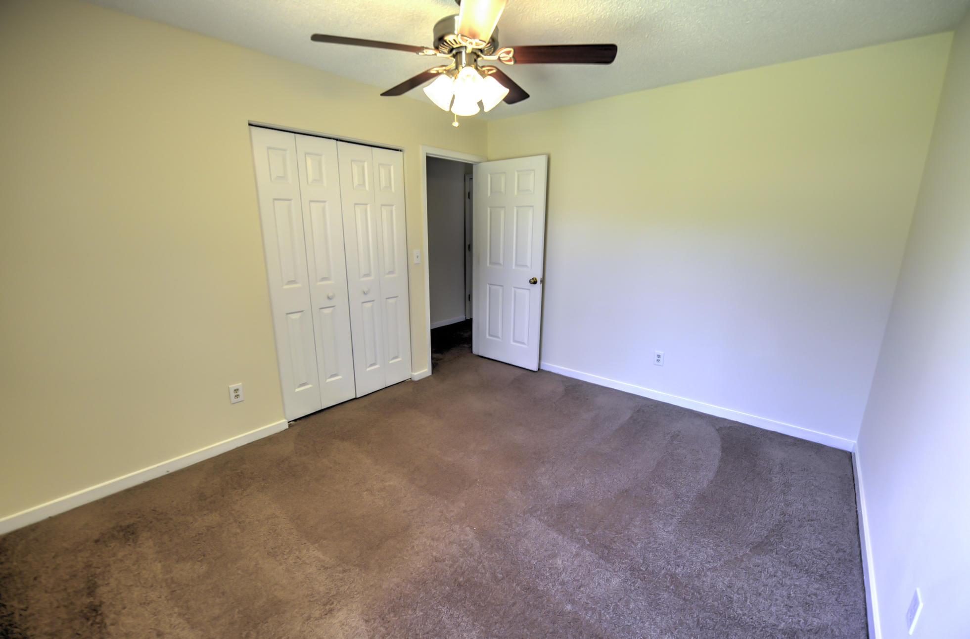 128 Cambridge Road Summerville, SC 29486 - Photo 12 of 33 Bedroom 3 back