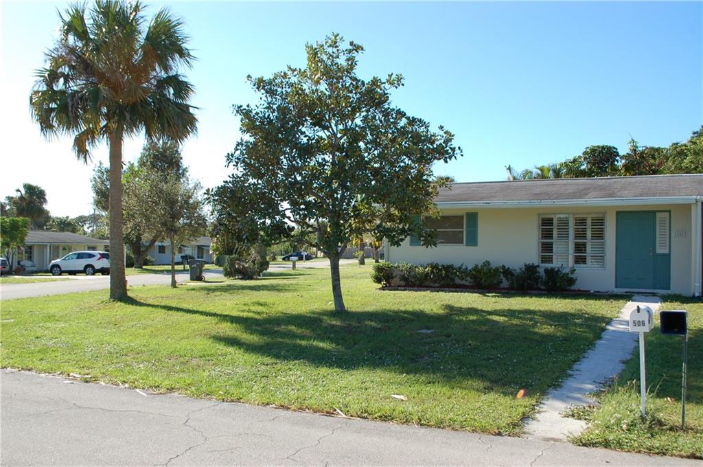 506 Robalo Court Stuart, FL 34996 - Photo 3 of 36 Gallery Image 3