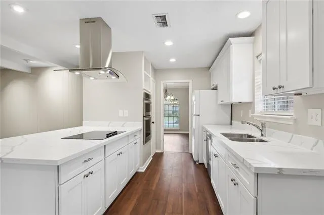 $2,500 | 4712 Southshore Drive, Metairie, LA 70002