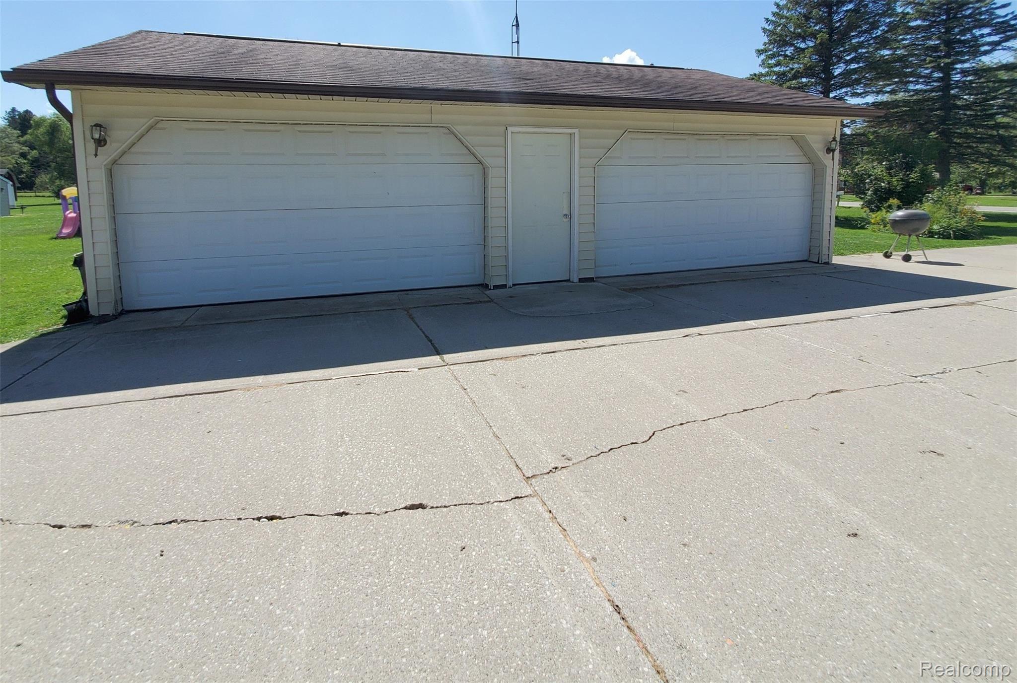 2405 South Vassar Road Davison, MI 48423 - Photo 5 of 54 5.jpg