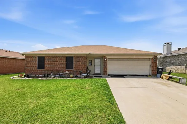 $250,000 | 6406 Nicole Way, Arlington, TX 76002