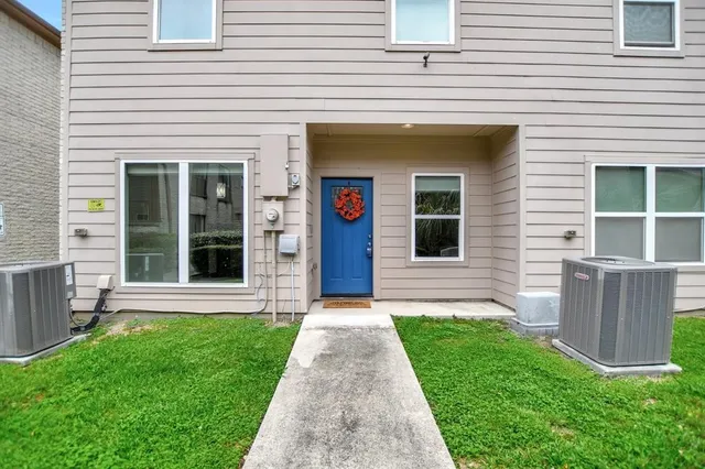 a front view of house with yard