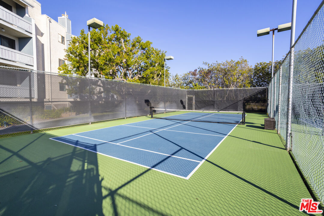 8176 Manitoba Street, Unit 4 Playa del Rey, CA 90293 - Photo 21 of 24 a view of a tennis court