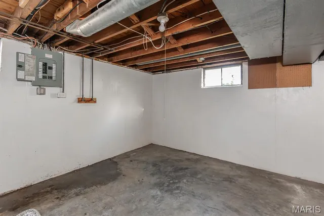 $159,000 | 10701 St Henry Lane, St. Ann, MO 63074