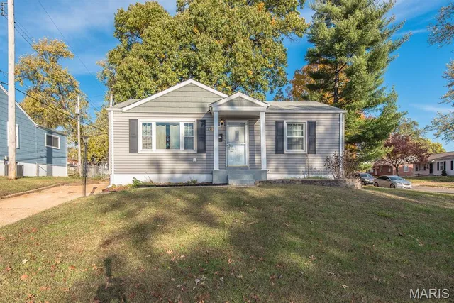 $159,000 | 10701 St Henry Lane, St. Ann, MO 63074