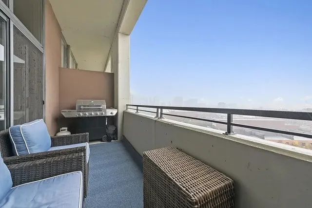 $2,500 | 900 North Kingsbury Street, Unit 1110, Chicago, IL 60610