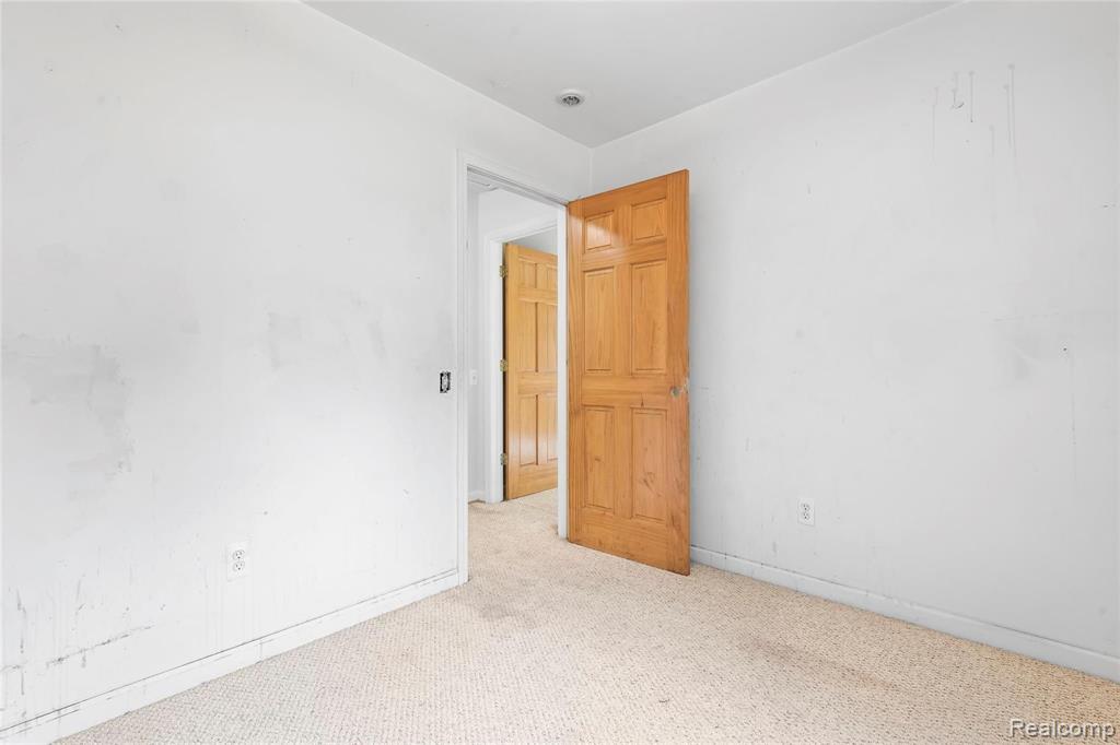 2976 Melvin Avenue Rochester Hills, MI 48307 - Photo 16 of 32