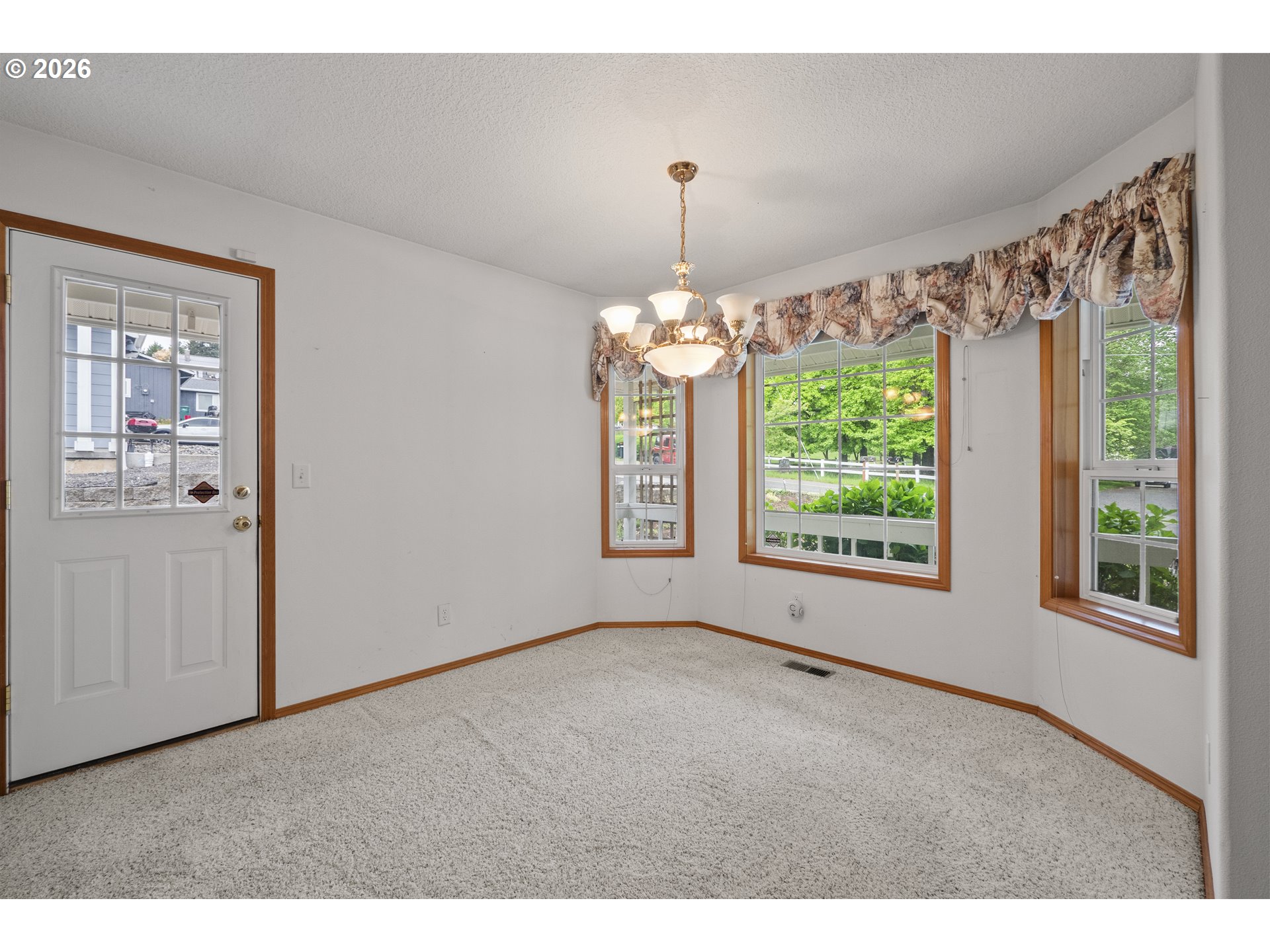 33114 Southwest JP W Road Scappoose, OR 97056 - Photo 7 of 46 Gallery Image 7