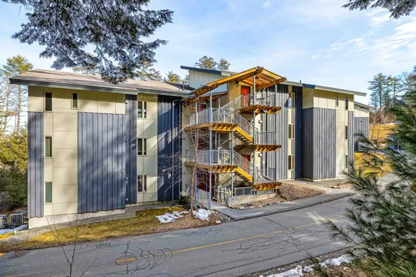 $605,000 | 15 Gile Drive, Unit 3A, Hanover, NH 03755