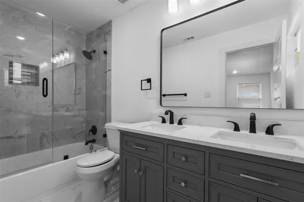 $395,000 | 1024 Greenlee Street, Denton, TX 76201