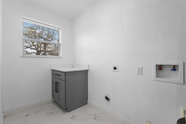 $395,000 | 1024 Greenlee Street, Denton, TX 76201