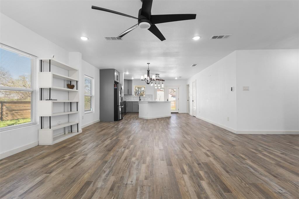 1024 Greenlee Street Denton, TX 76201 - Photo 4 of 26