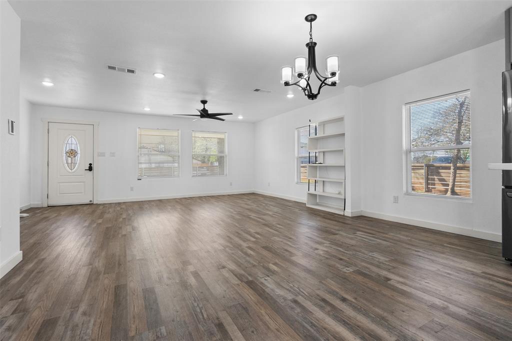 1024 Greenlee Street Denton, TX 76201 - Photo 7 of 26