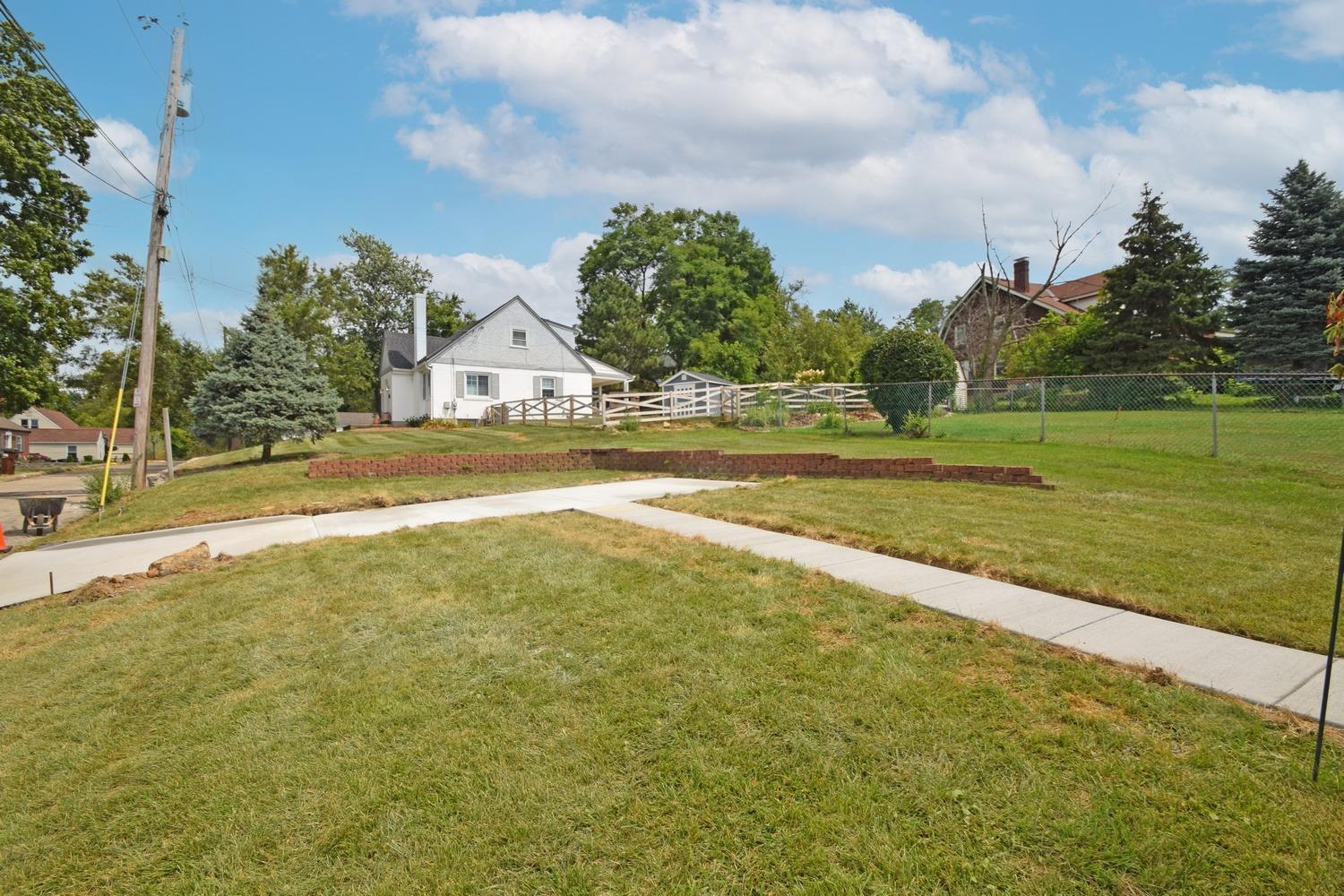 2460 East Galbraith Road Reading, OH 45237 - Photo 22 of 27