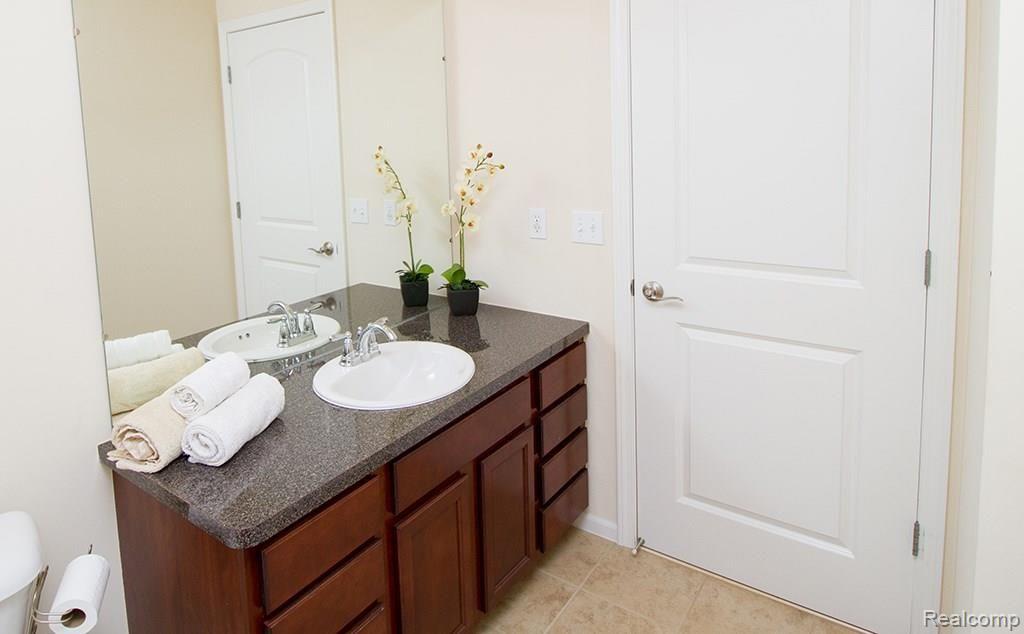 3698 Connors Drive Rochester, MI 48307 - Photo 46 of 70 C:\Users\prudential\Pictures\Connors Drive - 3698\bathroom2.jpg