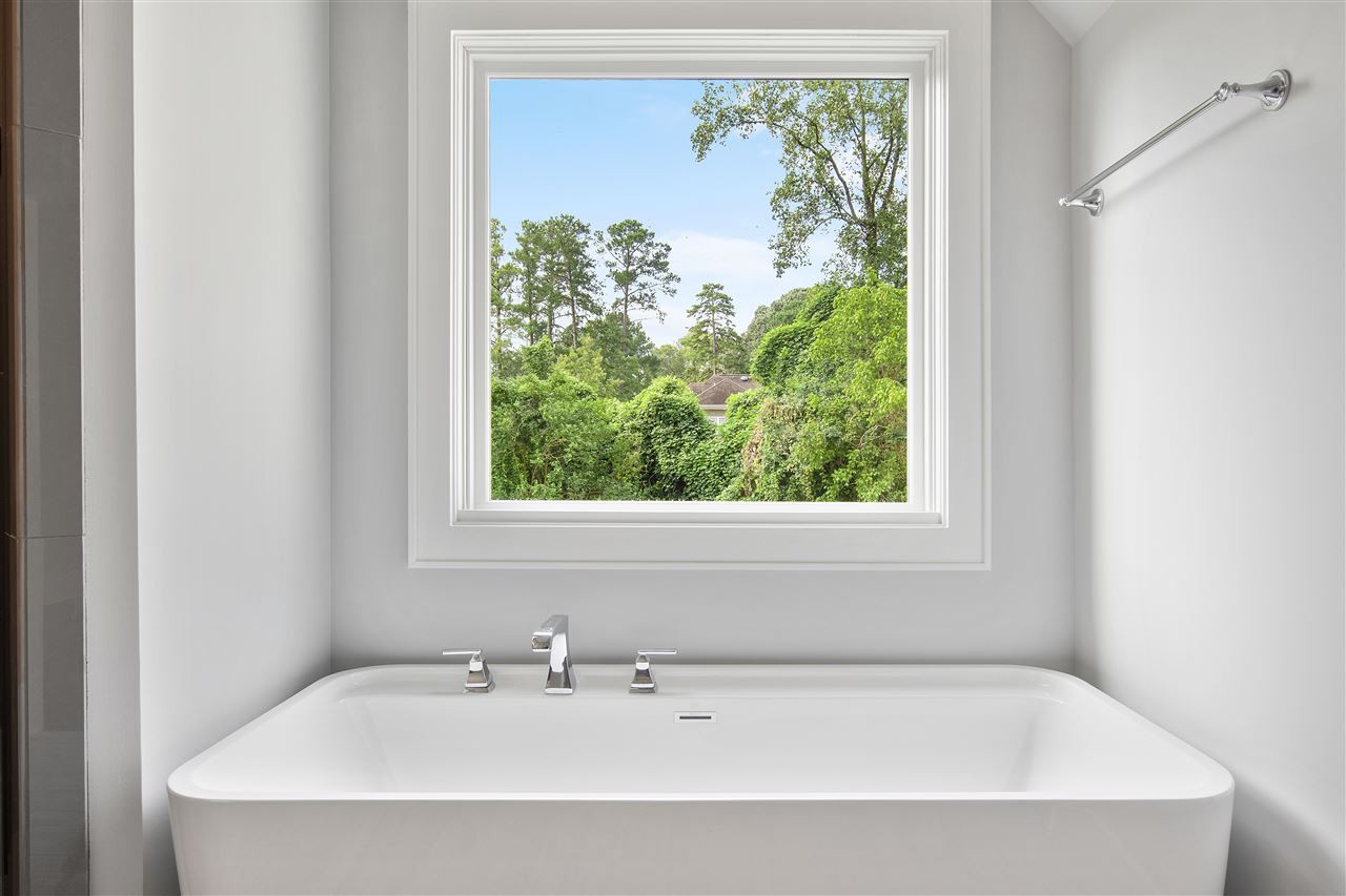 3021 Lewis Farm Road Raleigh, NC 27607 - Photo 22 of 30 Master tub