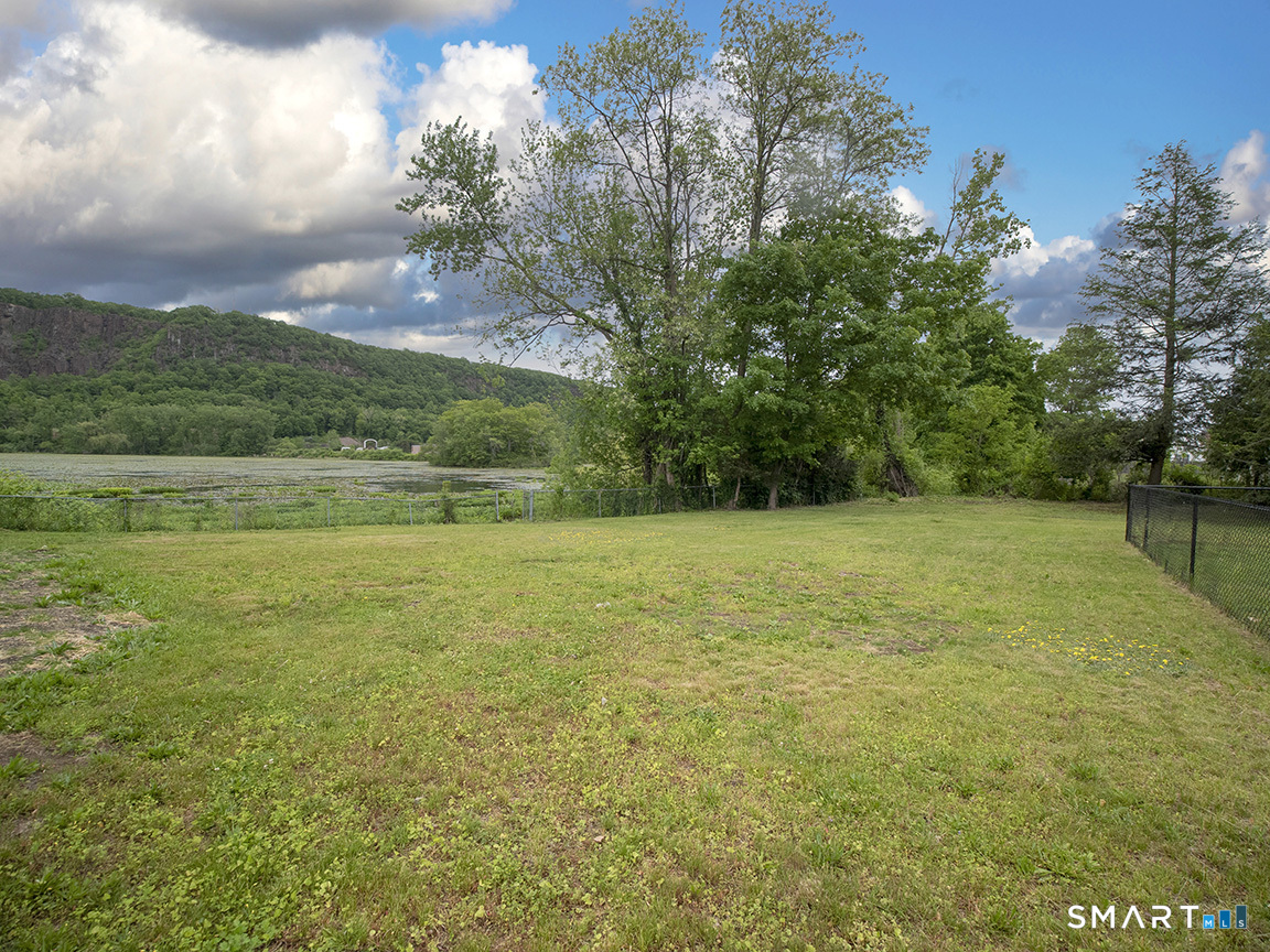 6 Warren Road Woodbridge, CT 06525 - Photo 10 of 35