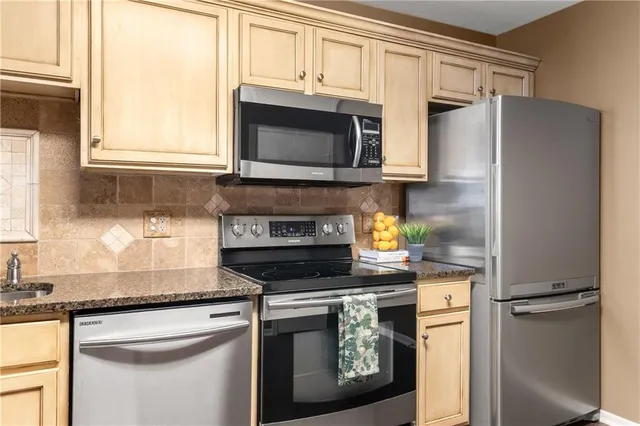 $315,000 | 11274 South Pflumm Road, Olathe, KS 66215