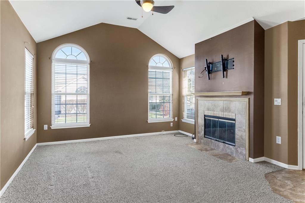 11274 South Pflumm Road Olathe, KS 66215 - Photo 7 of 24