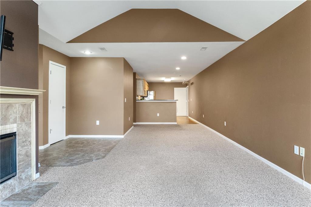 11274 South Pflumm Road Olathe, KS 66215 - Photo 10 of 24