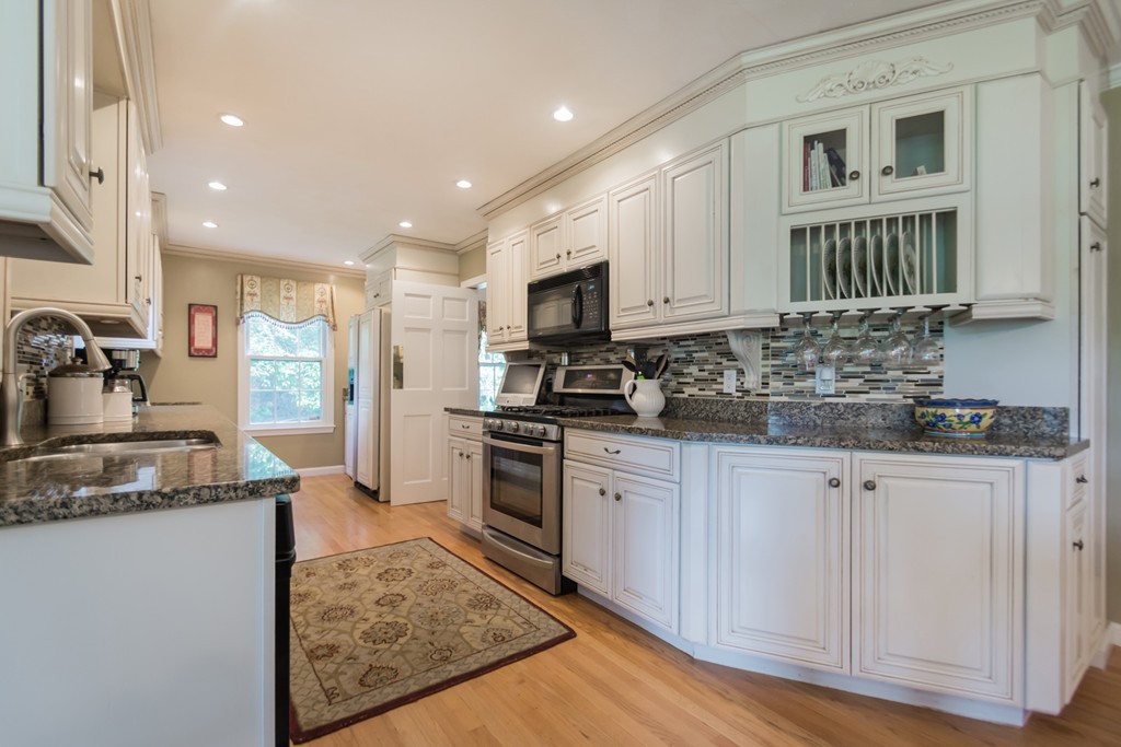 10 Blood Road Andover, MA 01810 - Photo 5 of 16 Gallery Image 5