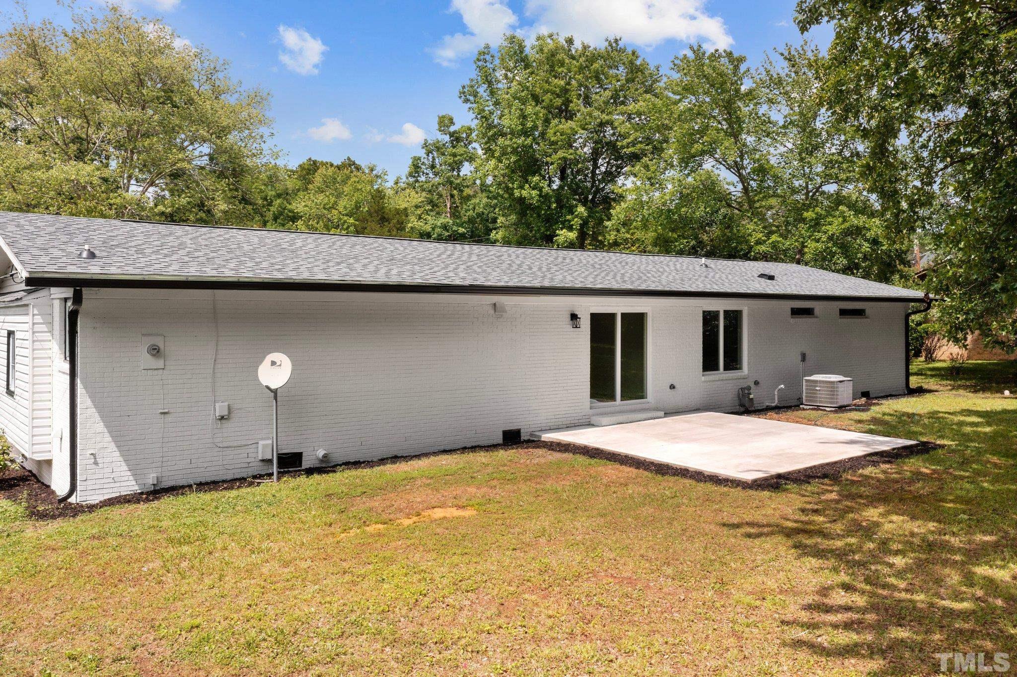 1102 Jerome Road Durham, NC 27713 - Photo 38 of 41 a front view of house with yard
