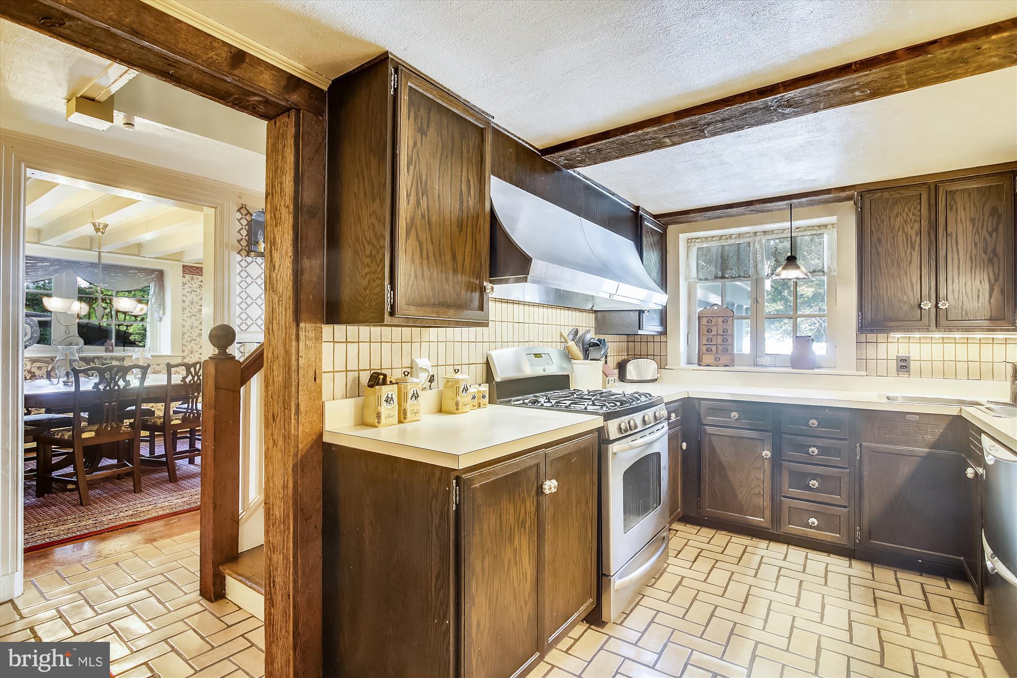 1506 Berwick Road Baltimore, MD 21204 - Photo 28 of 60 Eat-in kitchen