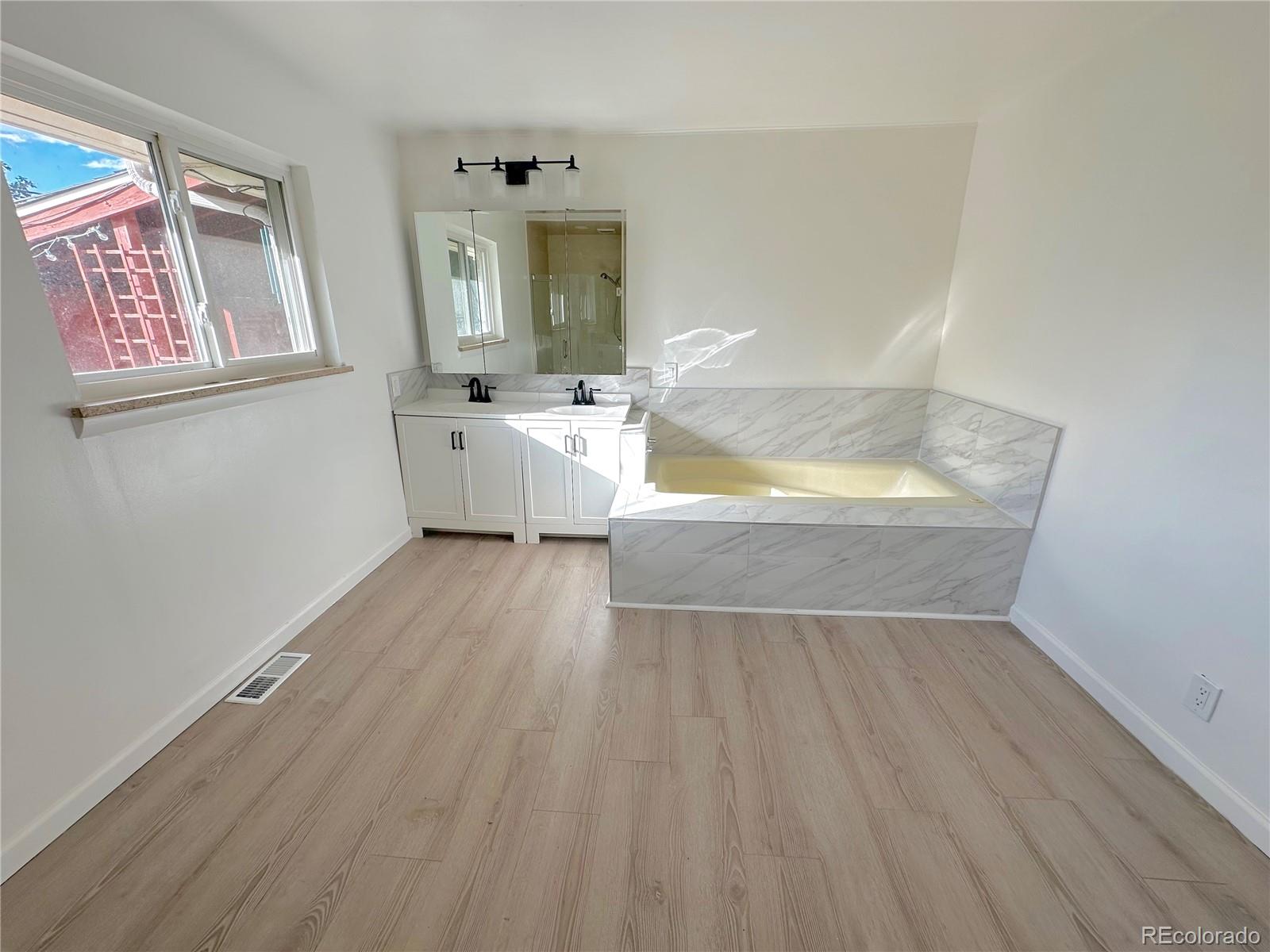 423 Empire Street Aurora, CO 80010 - Photo 35 of 44