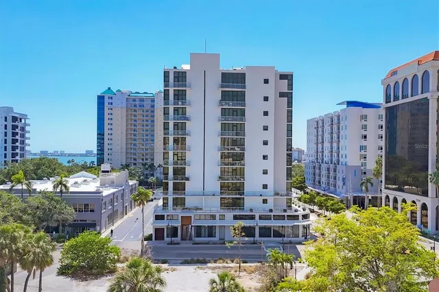 $1,700,000 | 300 South Pineapple Avenue, Unit 302, Sarasota, FL 34236