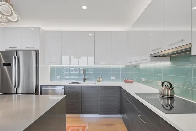 $1,700,000 | 300 South Pineapple Avenue, Unit 302, Sarasota, FL 34236