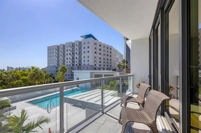 $1,700,000 | 300 South Pineapple Avenue, Unit 302, Sarasota, FL 34236