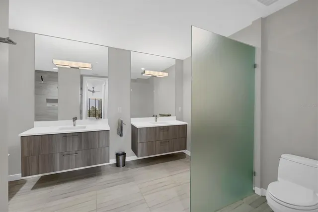 $1,700,000 | 300 South Pineapple Avenue, Unit 302, Sarasota, FL 34236