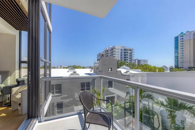 $1,700,000 | 300 South Pineapple Avenue, Unit 302, Sarasota, FL 34236